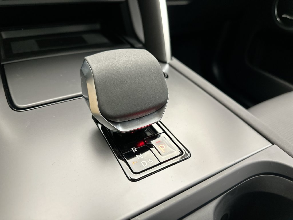 Used 2025 Varesine Blue Metallic Land Rover S image 12