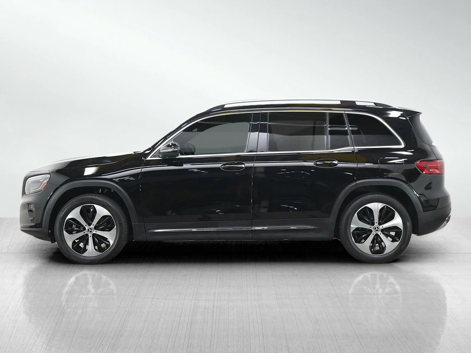 Used 2025 Mercedes-Benz GLB Base with VIN W1N4M4HB9SW385828 for sale in White Bear Lake, Minnesota