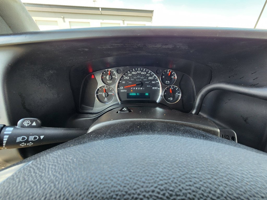 Used 2017 Summit White Chevrolet LS image 28