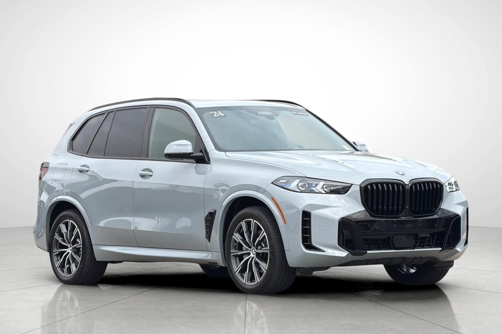 Used 2024 Gray BMW sDrive40i image 30