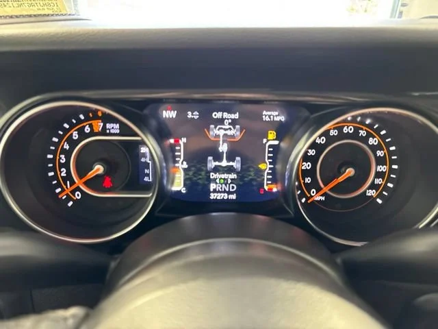 Used 2022 Black Jeep Altitude image 10