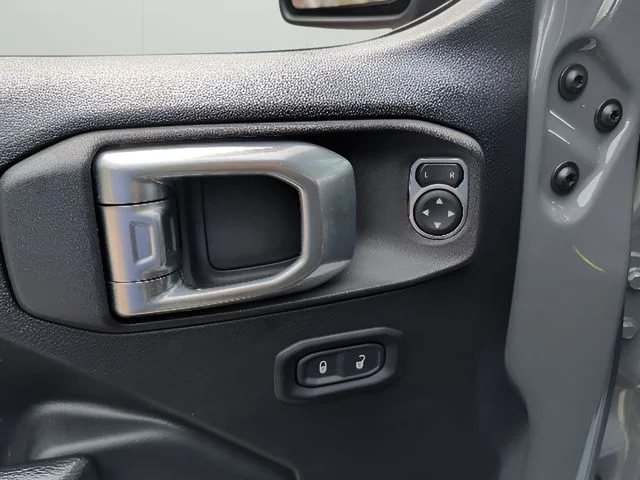 Used 2022 Gray Jeep Unlimited Sport S image 15