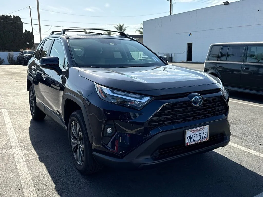 Certified Used 2024  Toyota XLE Premium image 1