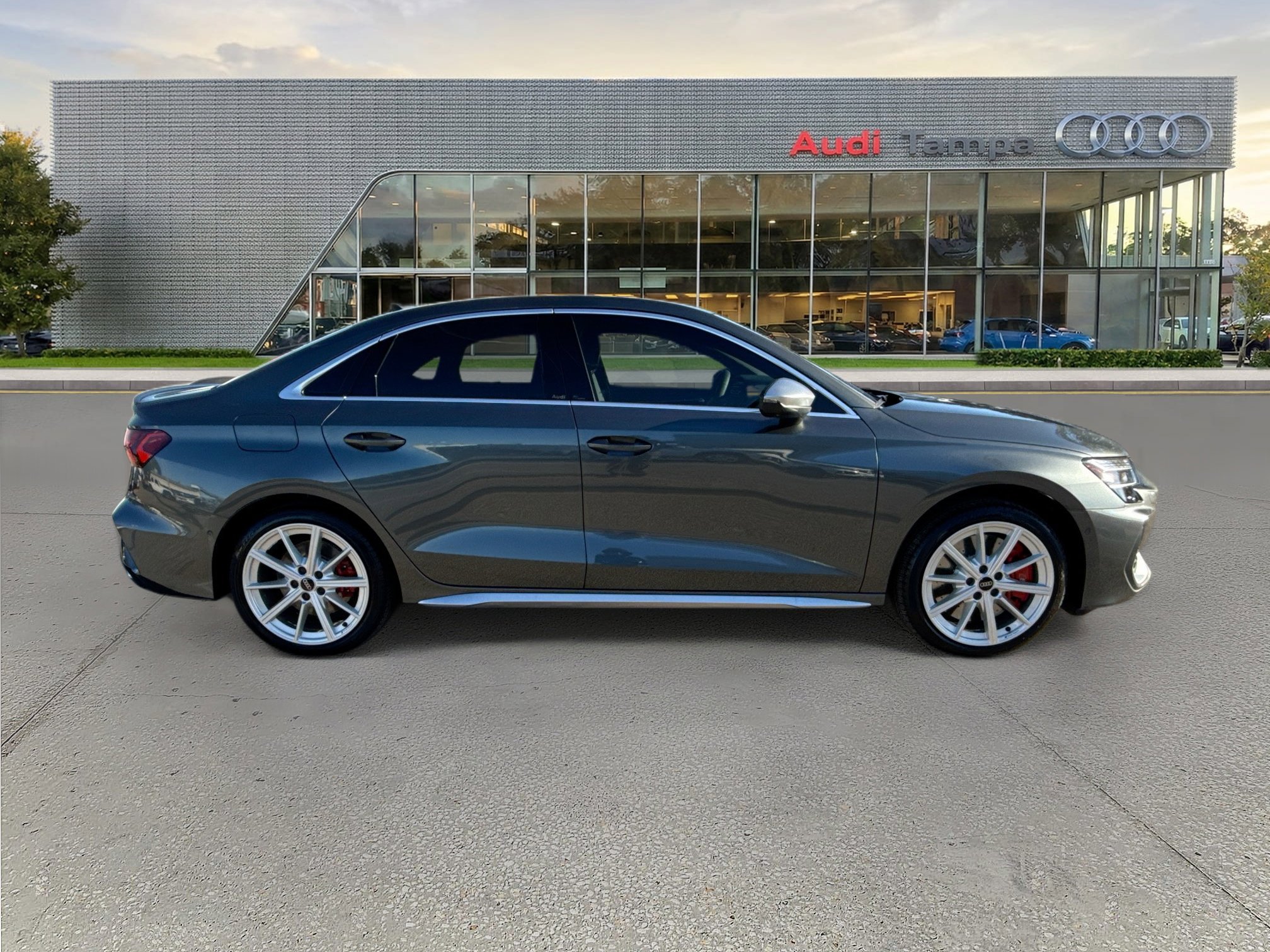 New 2026 Daytona Gray Pearl Effect Audi  image 2