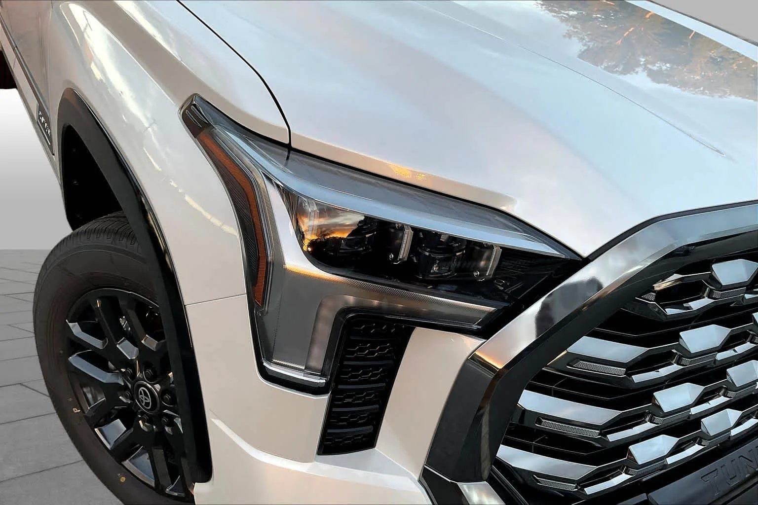 New 2026 Wind Chill Pearl Toyota Platinum image 13
