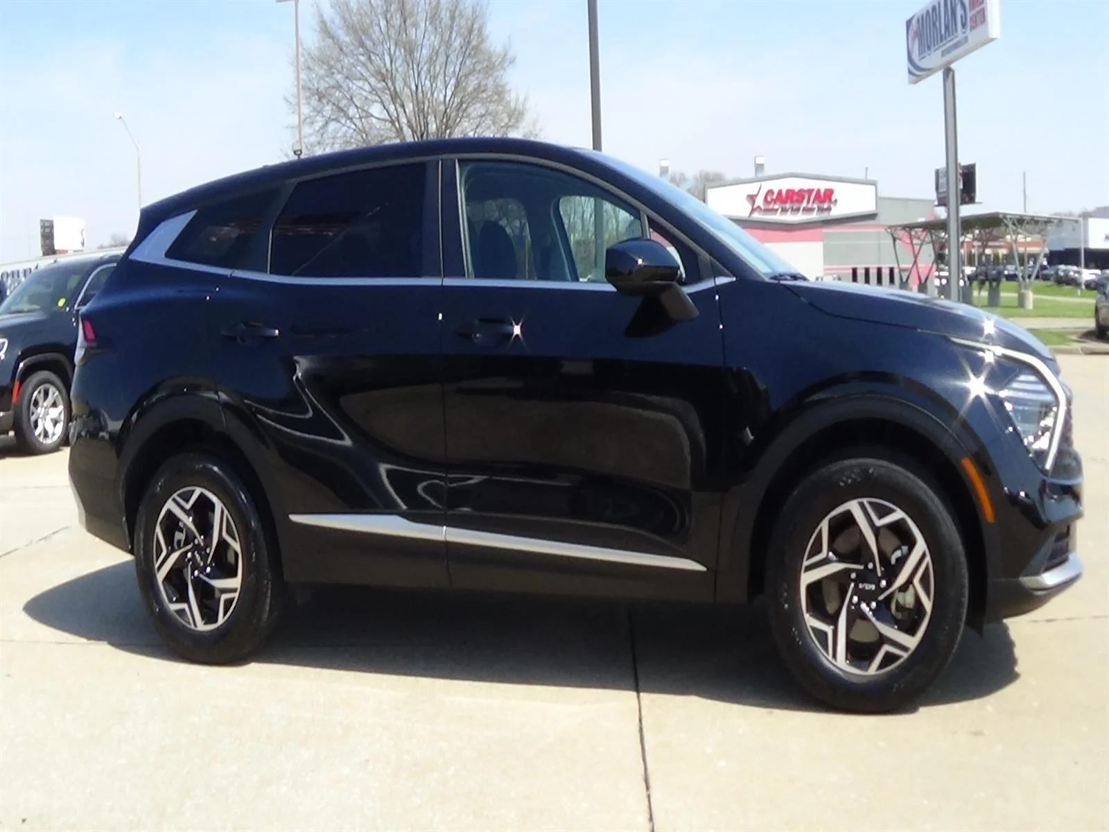 Used 2025 Ebony Black (eb) Kia LX image 5