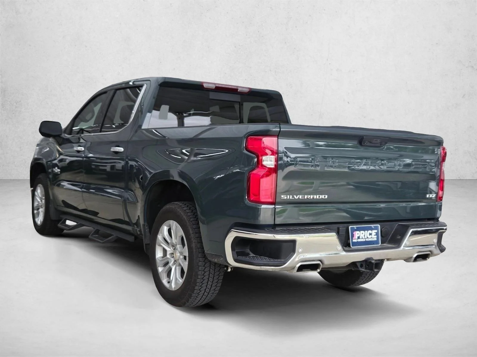 Used 2025 Cypress Gray Chevrolet LTZ image 7