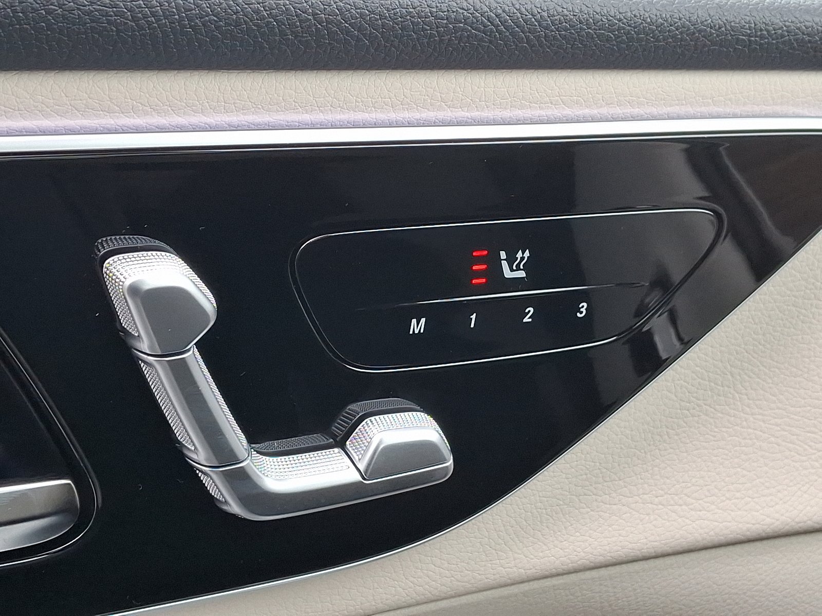 2025 Mercedes-Benz GLC Base - Photo 17