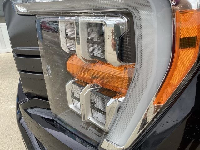 Certified Used 2023 Black Metallic Ford XLT image 5