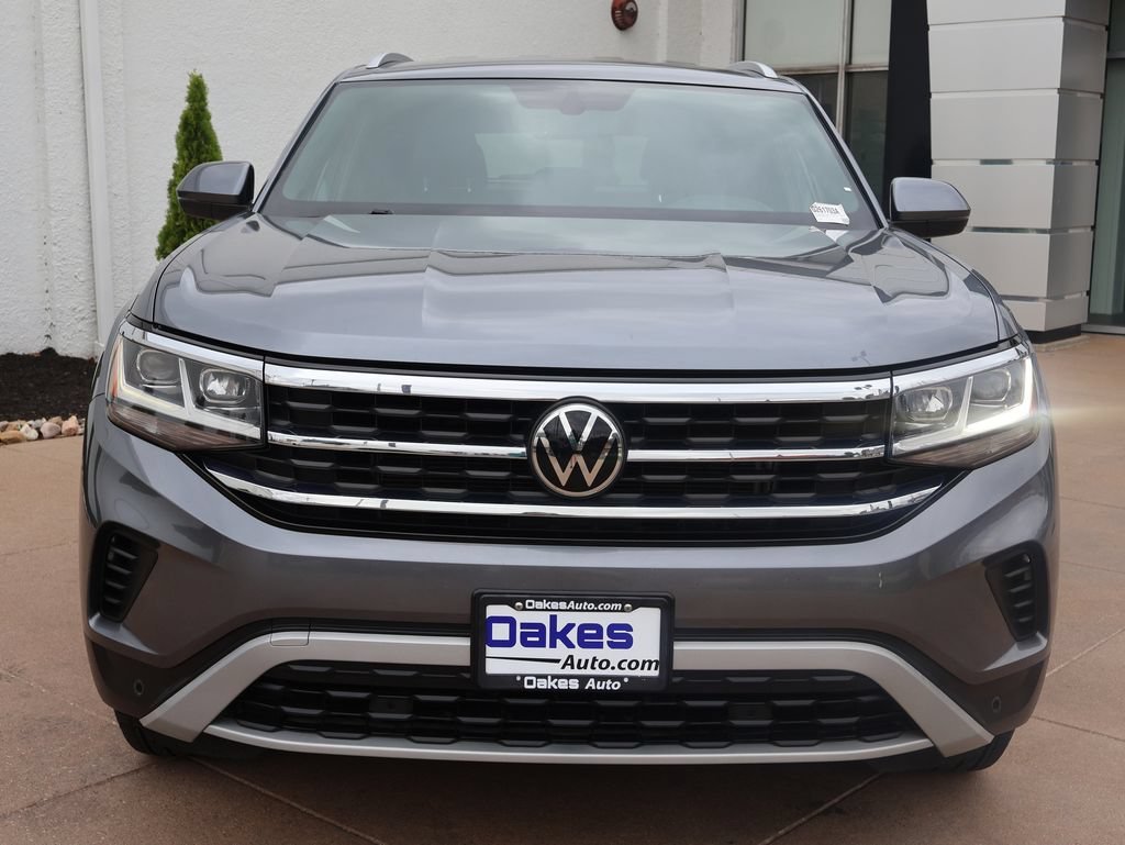 Used 2022 Volkswagen Atlas Cross Sport SE w/Tech with VIN 1V2HE2CA1NC217100 for sale in Kansas City