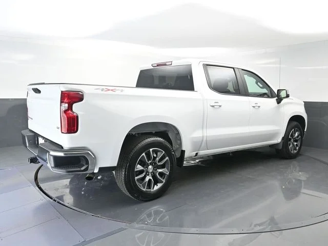 Used 2023 White Chevrolet LT image 7