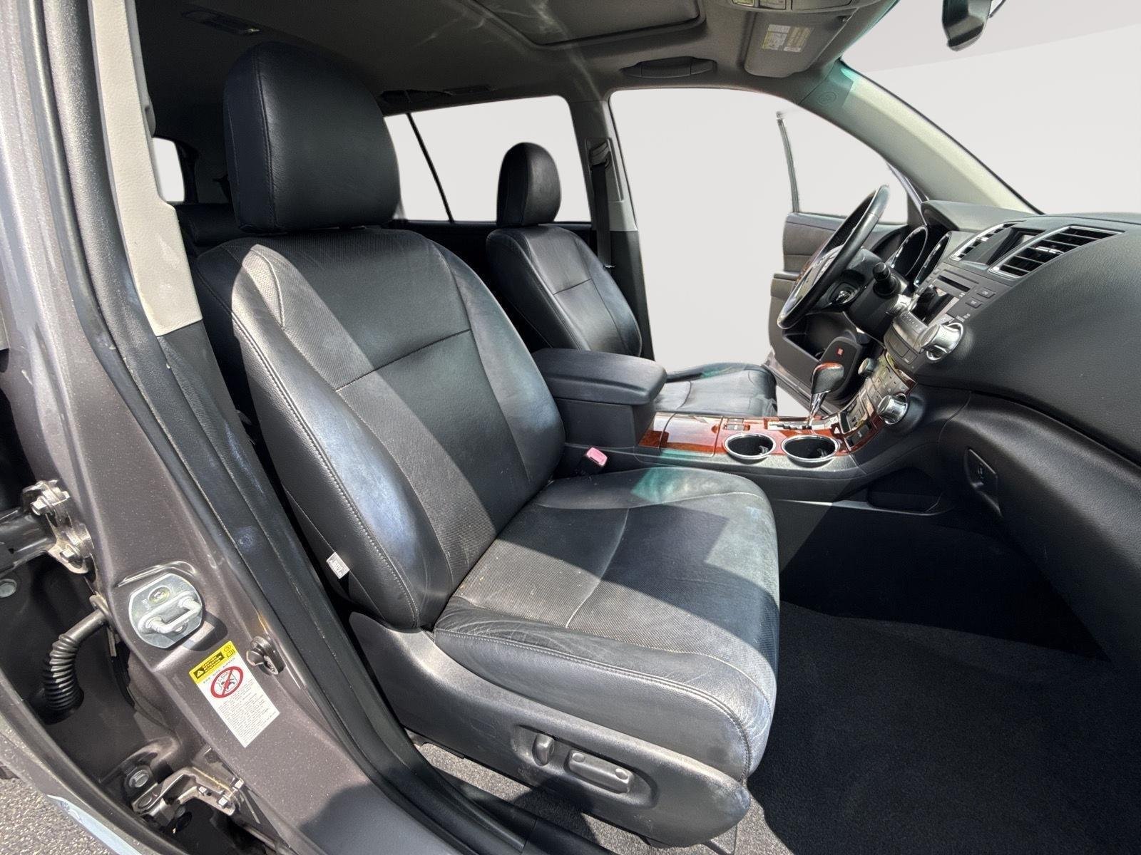 Used 2011 Predawn Gray Mica Toyota Limited image 25