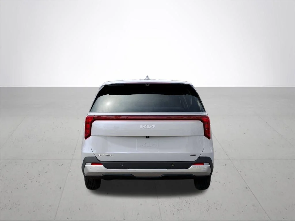 New 2026 White Kia LXS image 5