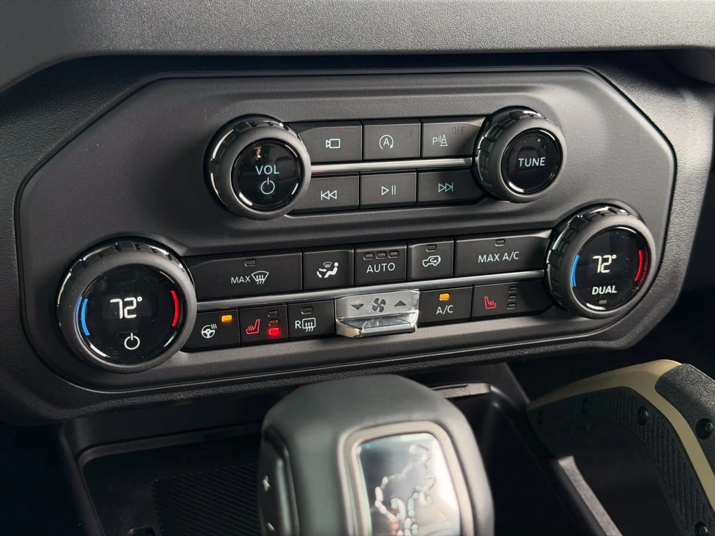 Used 2025 Blue Ford Badlands image 29