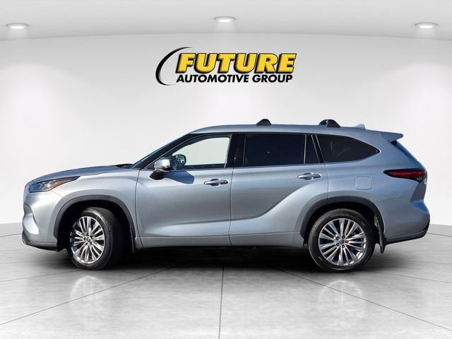 Used 2022 Silver Toyota Platinum image 7