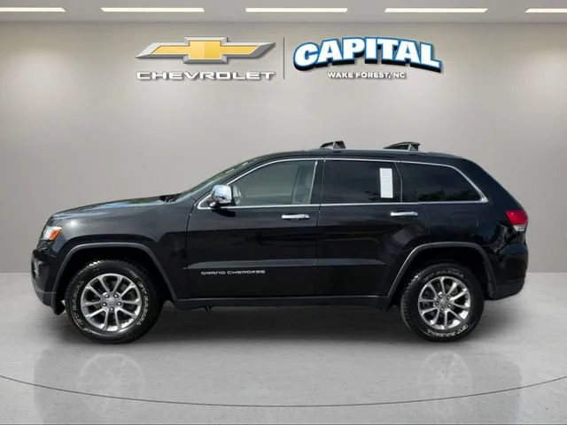 Used 2015  Jeep Limited image 2
