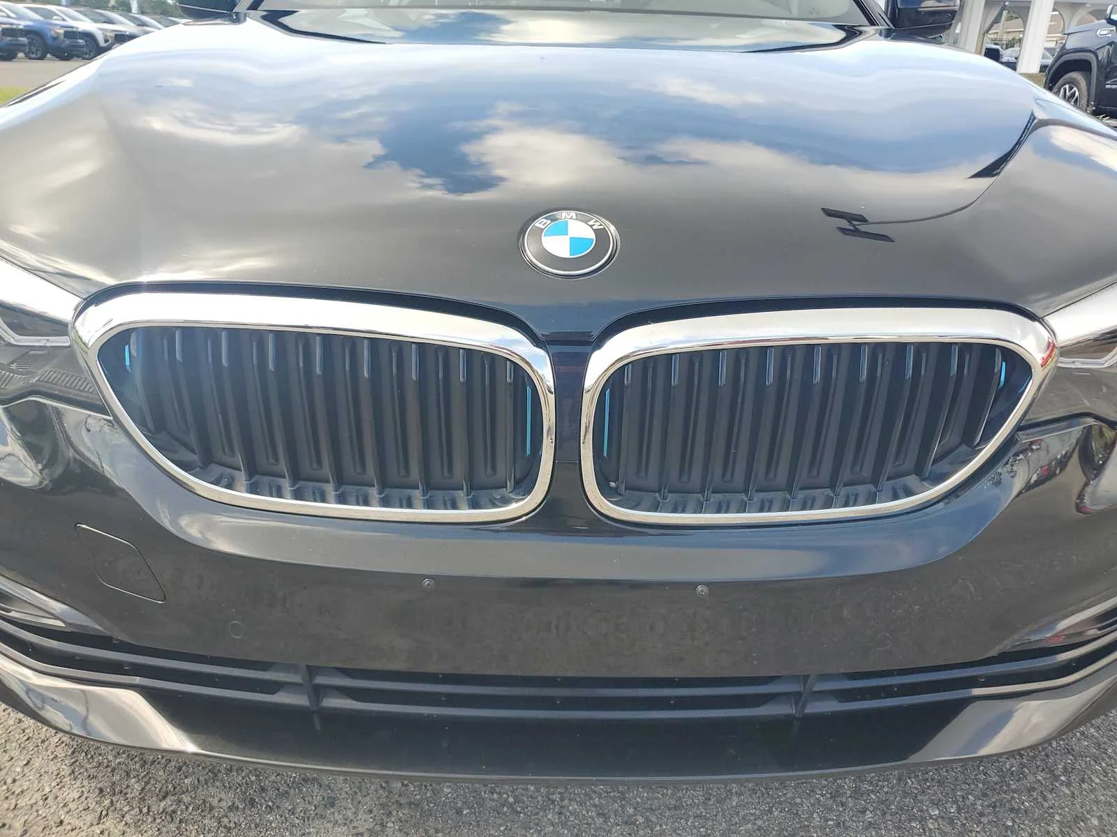 Used 2020 Black Sapphire Metallic BMW 530e iPerformance image 14