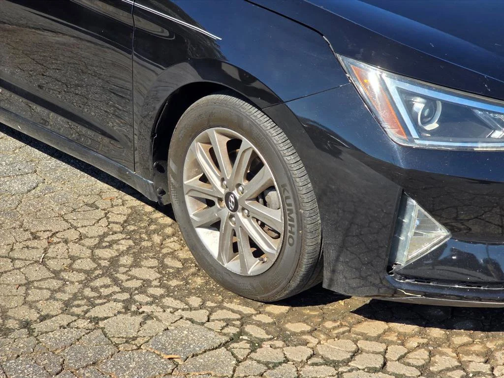 Used 2020 Black Hyundai SEL image 16