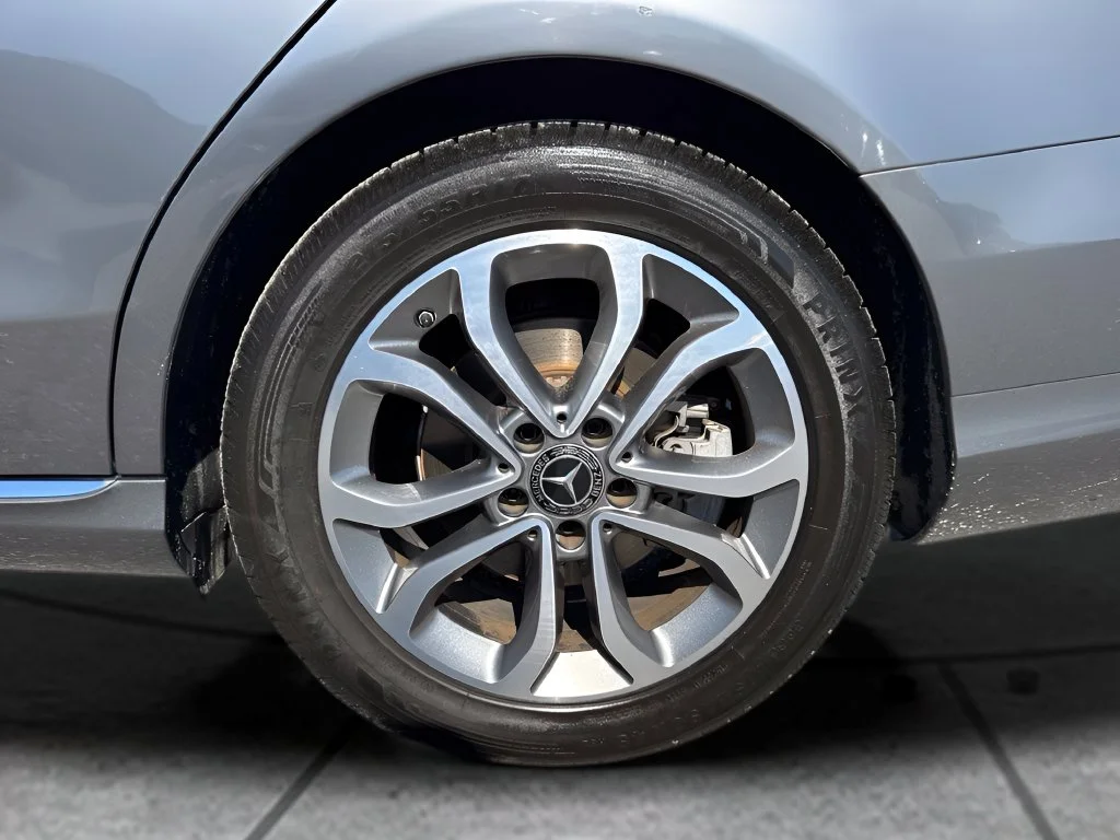 Used 2018 Beige Mercedes-Benz C 300 image 29