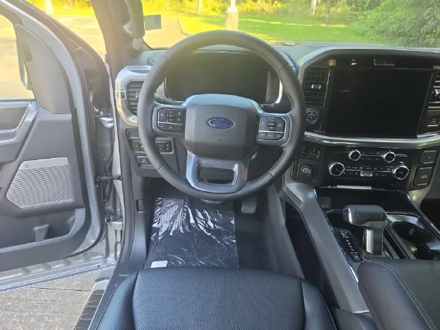 New 2026 Iconic Silver Metallic Ford Lariat® image 14