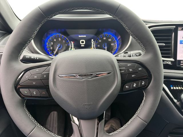 New 2026 Red Hot Pearl-Coat Exterior Paint Chrysler Select image 17