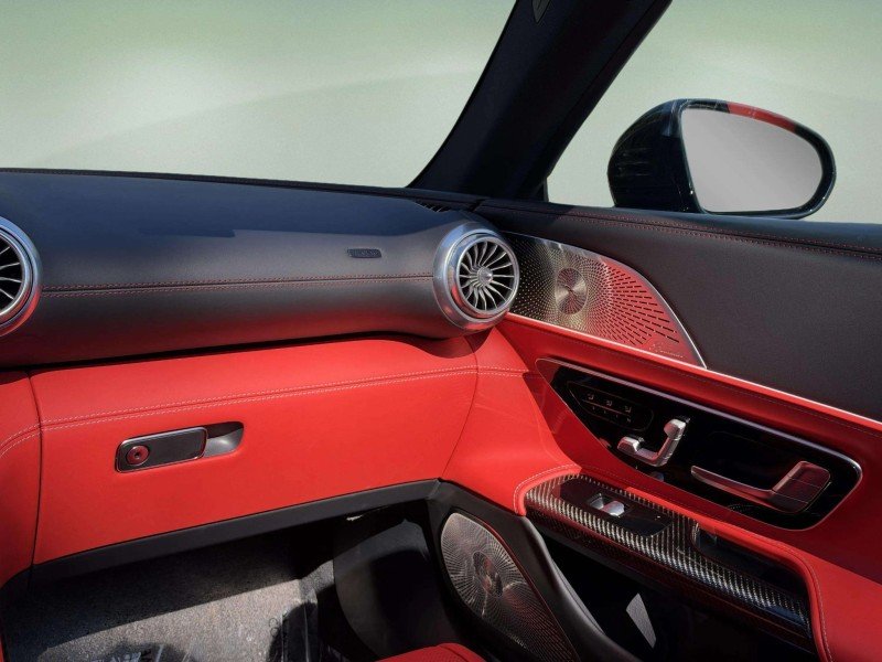 Used 2022  Mercedes-Benz AMG® SL 63 image 21