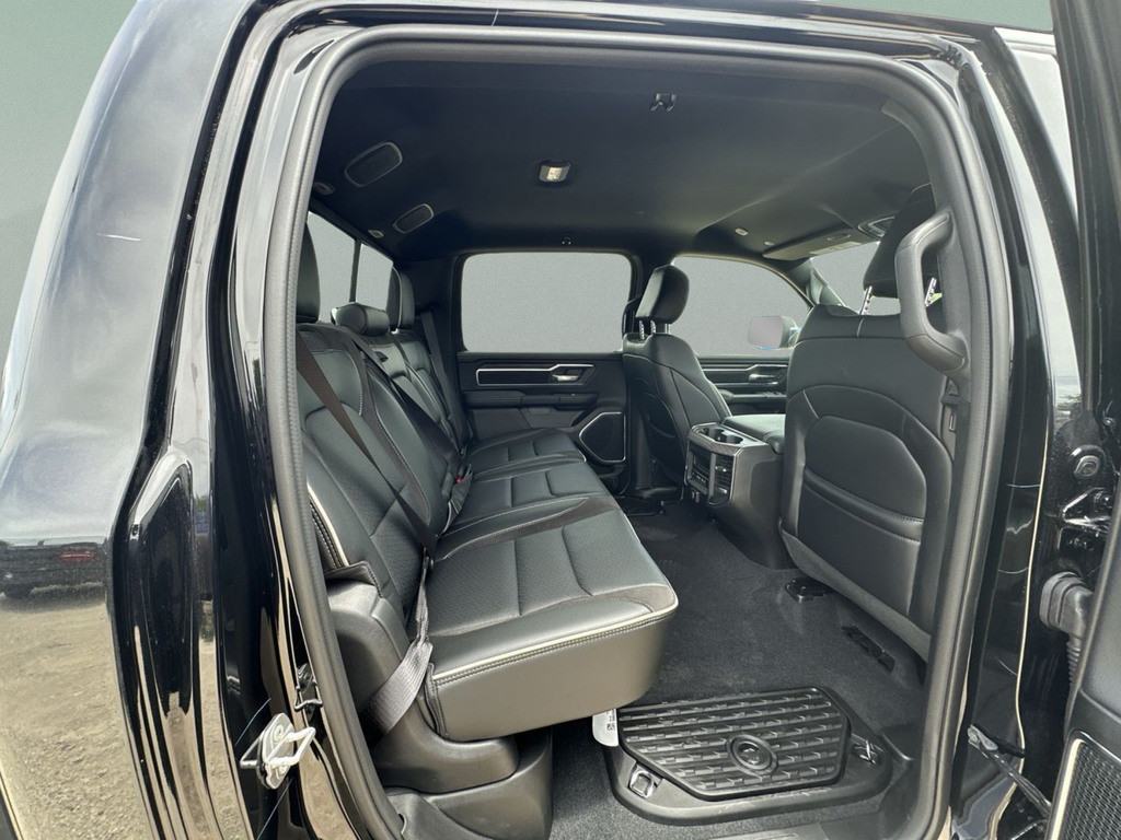 New 2026 Diamond Black Crystal Pearl-Coat Exterior Paint RAM Laramie image 33