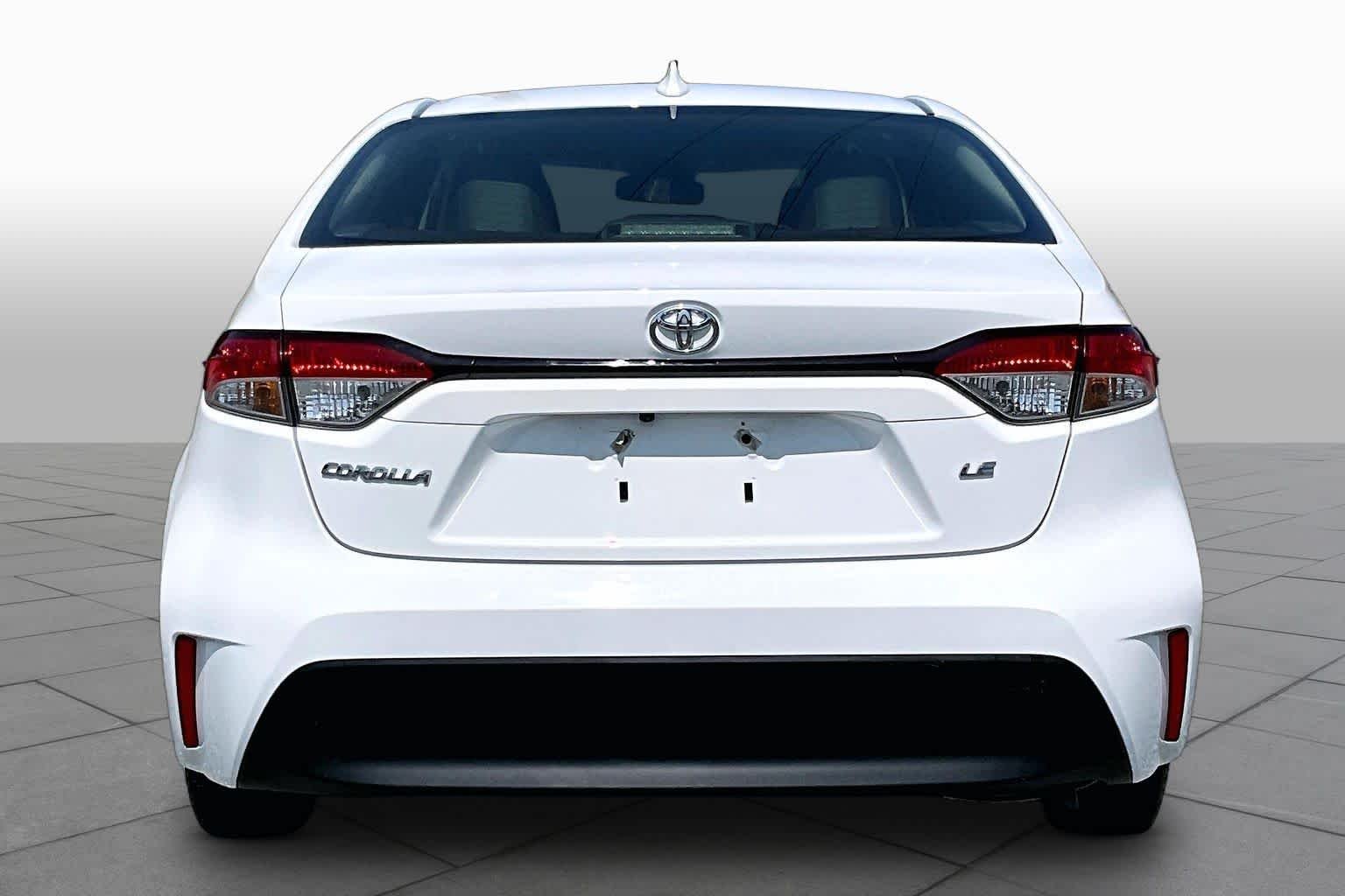 Used 2023 Ice Cap Toyota LE image 5