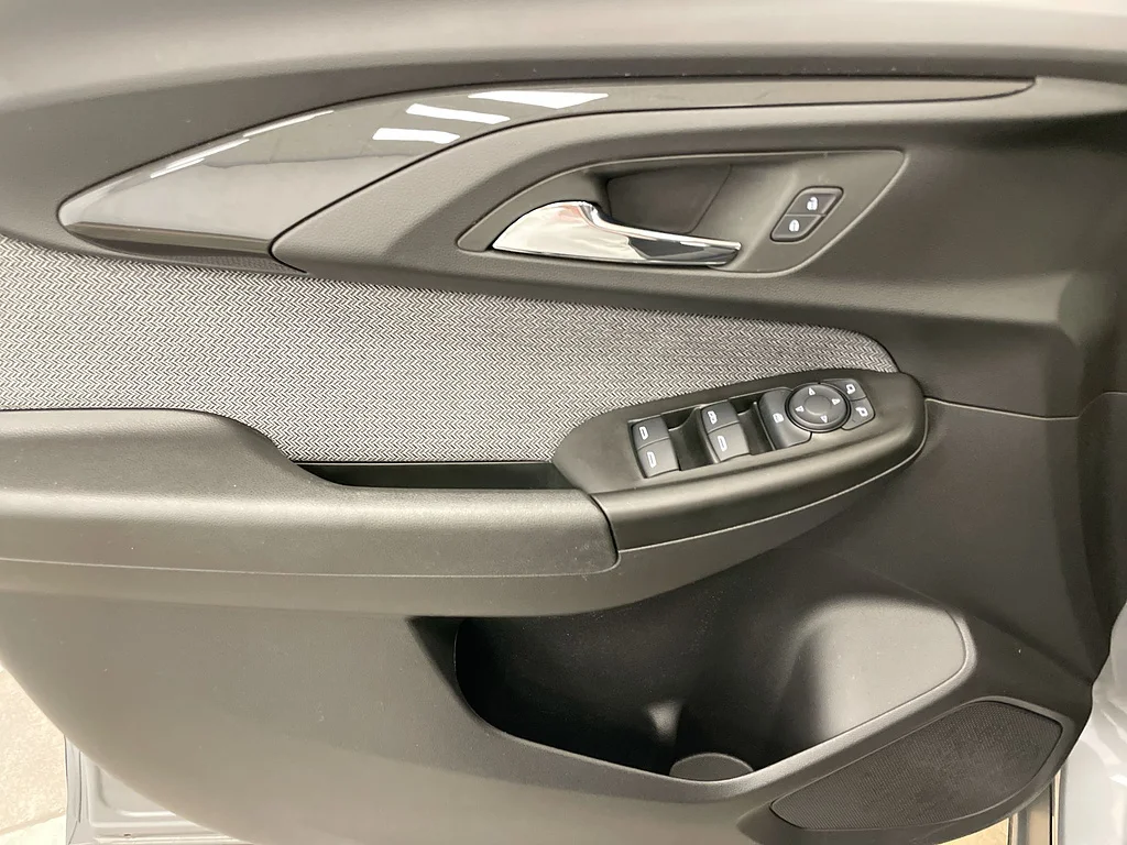 Used 2023 Sterling Gray Metallic Chevrolet LT image 21