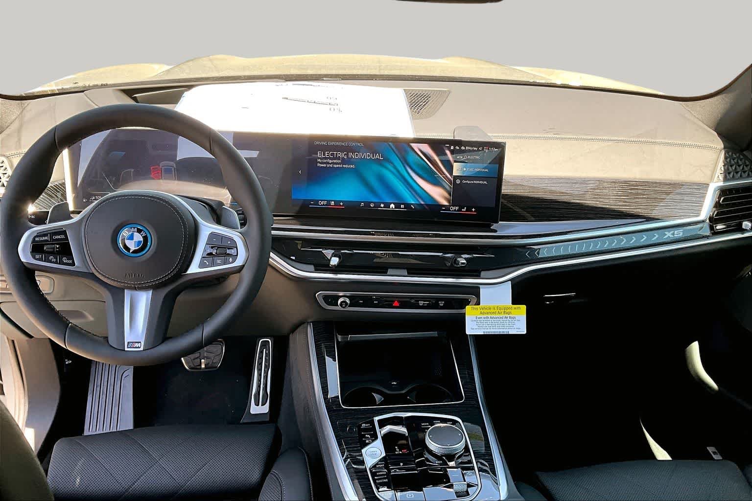 New 2026 Dravit Grey Metallic BMW xDrive50e image 5