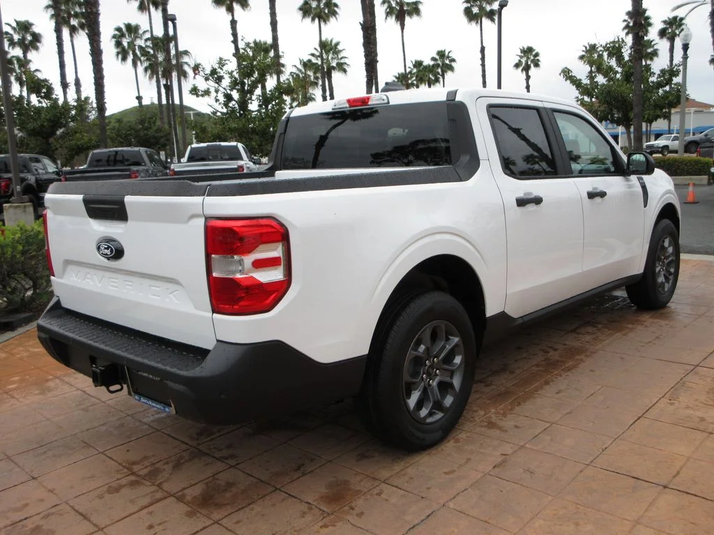 New 2026 Oxford White Ford XLT image 4