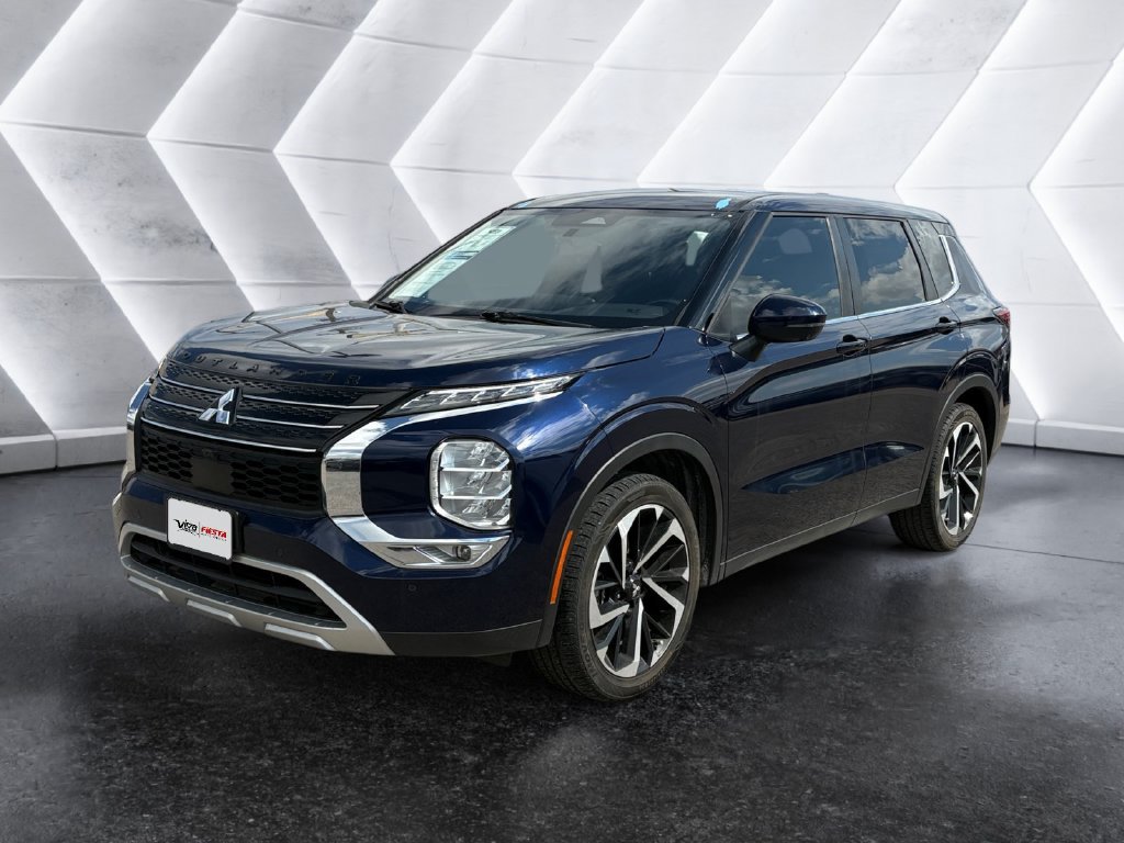 Used 2024 Blue Mitsubishi SE image 3