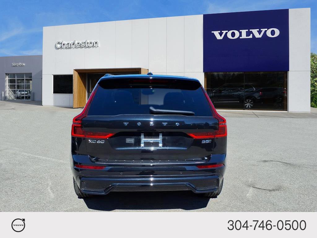 2026 Volvo XC60 Plus photo 4