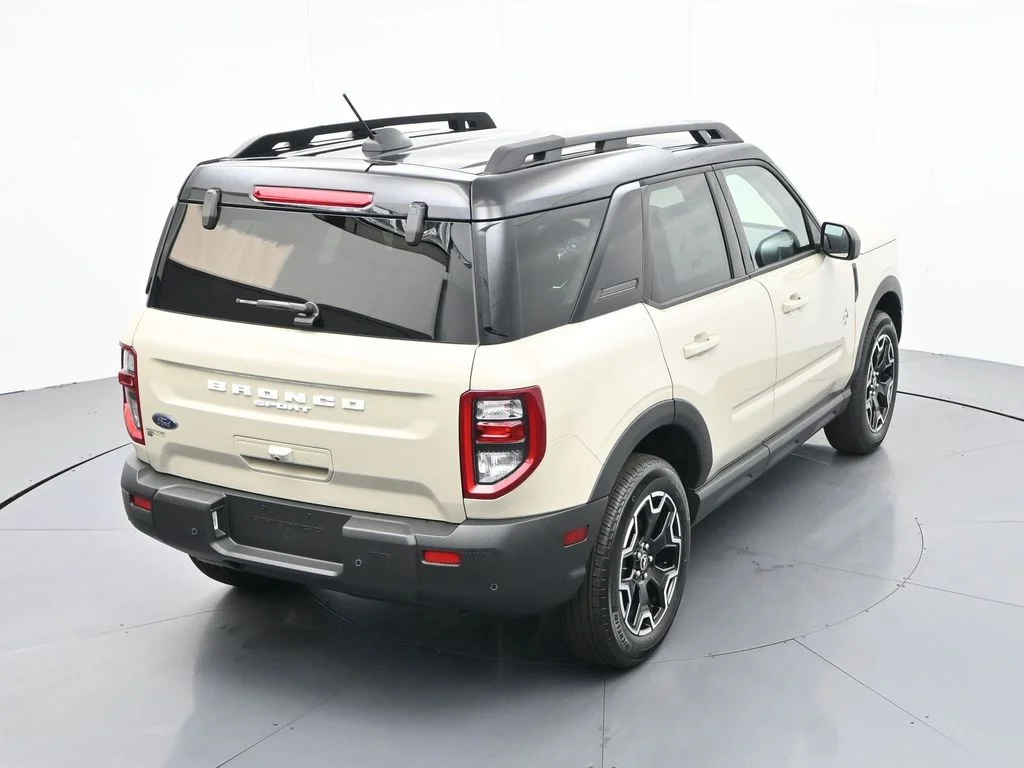 New 2025 Desert Sand Ford Outer Banks® image 30
