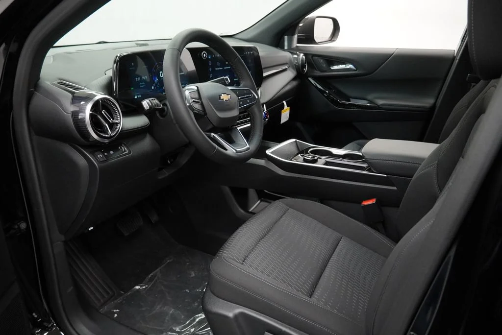 2027 Chevrolet Equinox LT - Photo 11