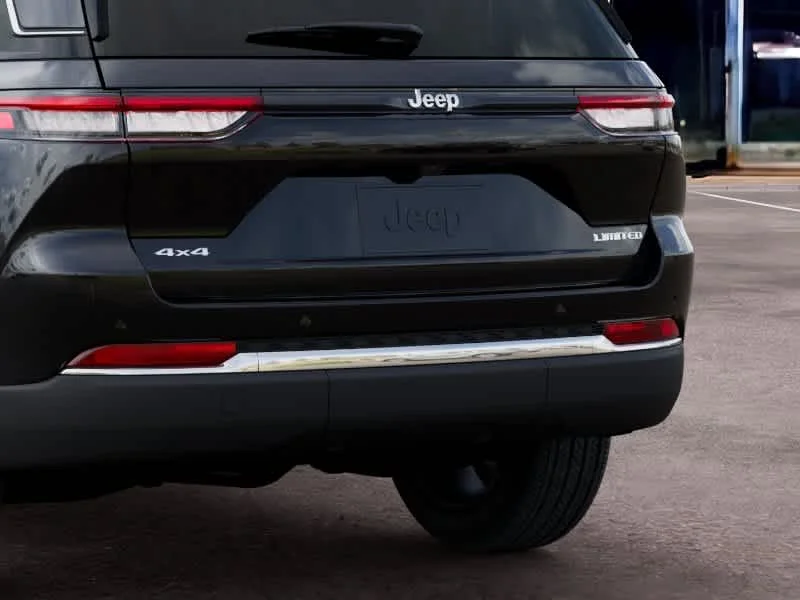 New 2026 Diamond Black Crystal Pearlcoat Jeep Limited image 13