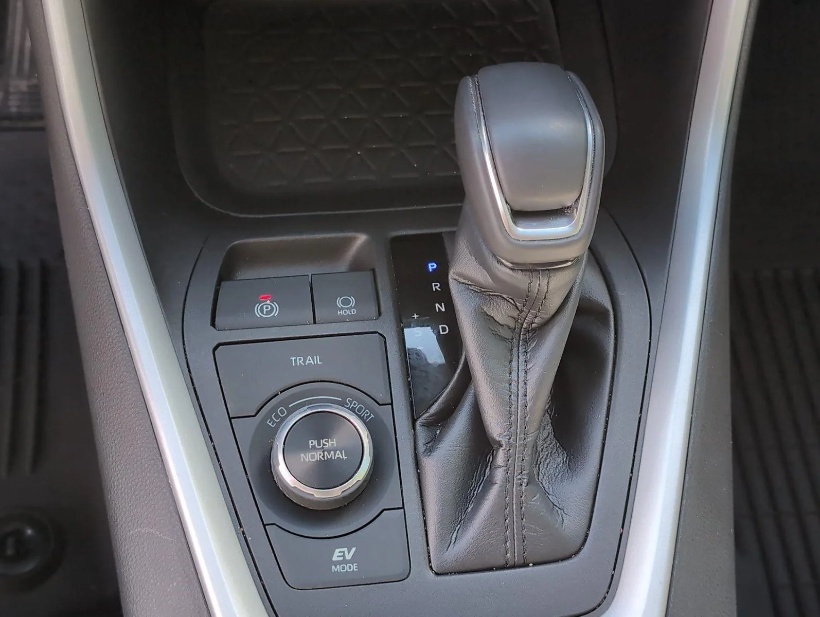Used 2022 Blizzard Pearl Toyota Hybrid XLE Premium image 26