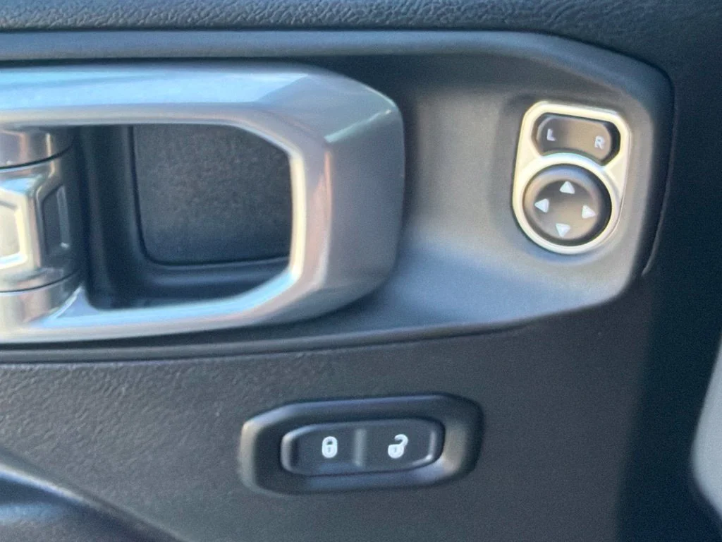 Used 2020 Gray Clearcoat Jeep Unlimited Sport S image 22