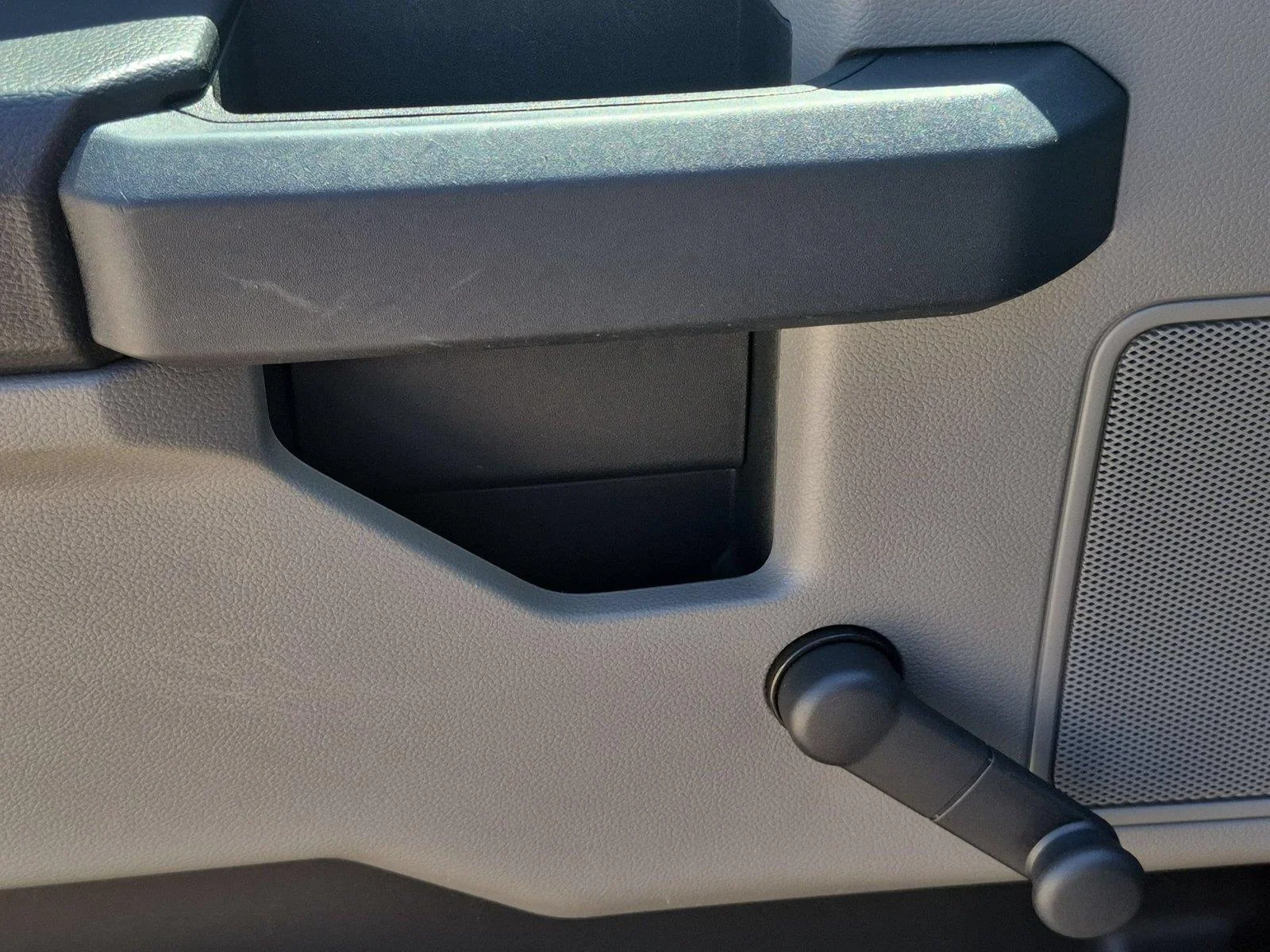 Used 2020  Ford XL image 15