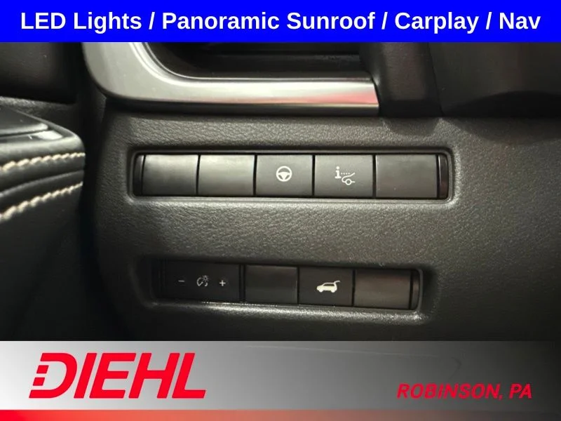 Used 2021 Gold Nissan Platinum image 26