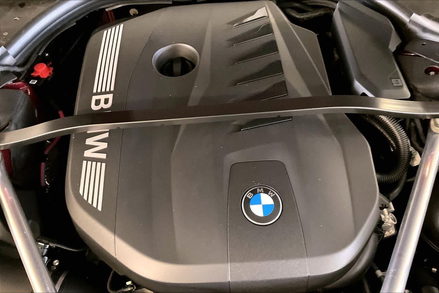 New 2026 Aventurin Red Metallic BMW 740i xDrive image 17