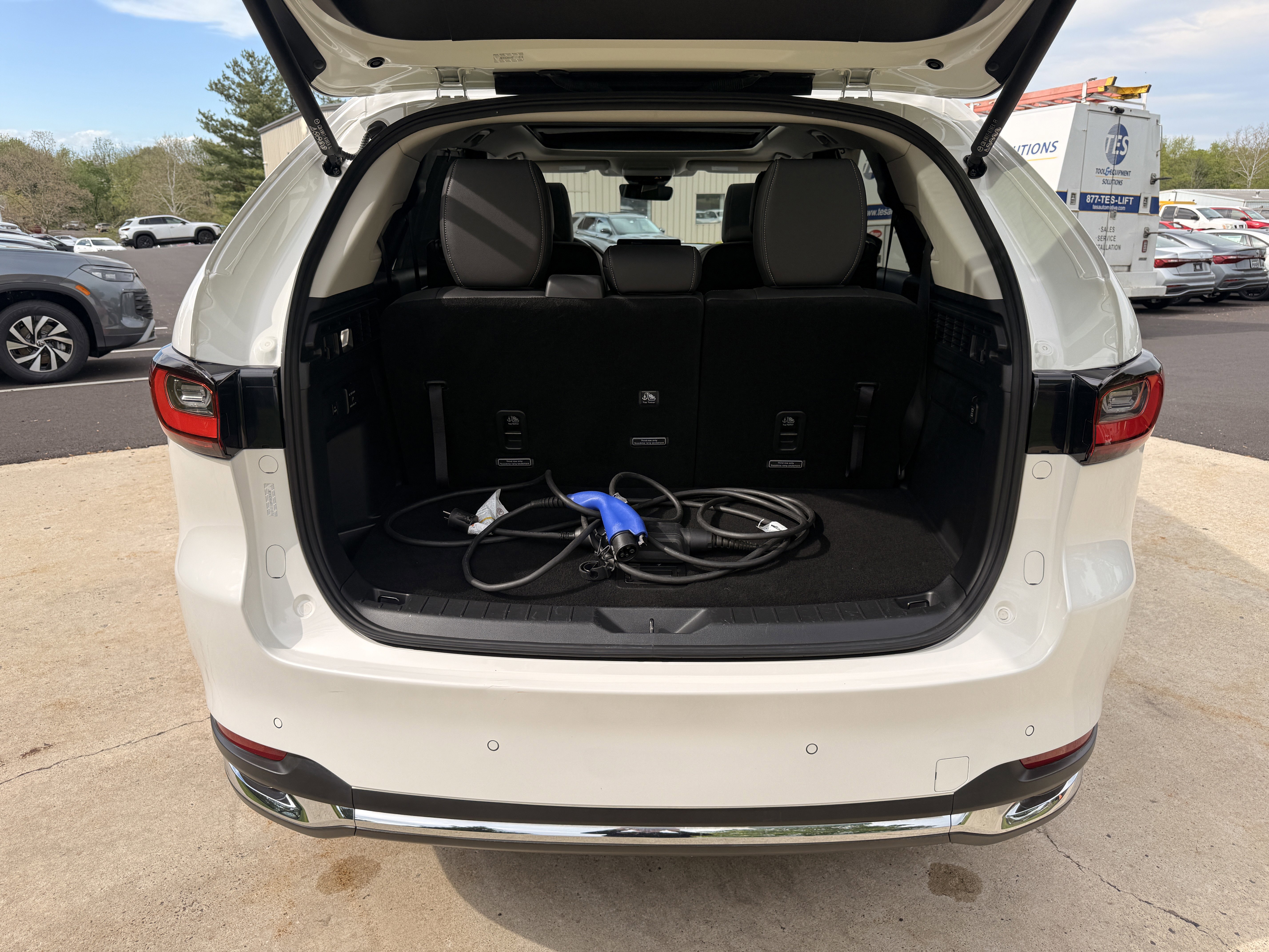 Used 2024 Rhodium White Premium Mazda Premium image 18