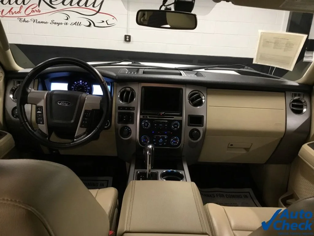 Used 2017 White Ford Limited image 27