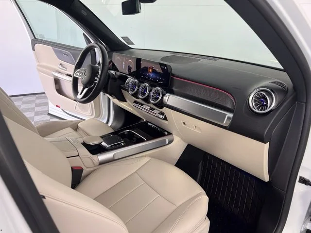 Used 2022 White Mercedes-Benz GLB 250 image 52