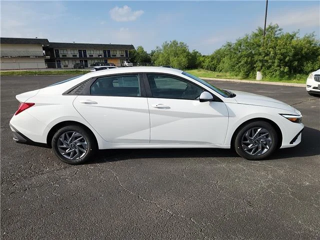 New 2026 Serenity White Pearl Hyundai  image 5