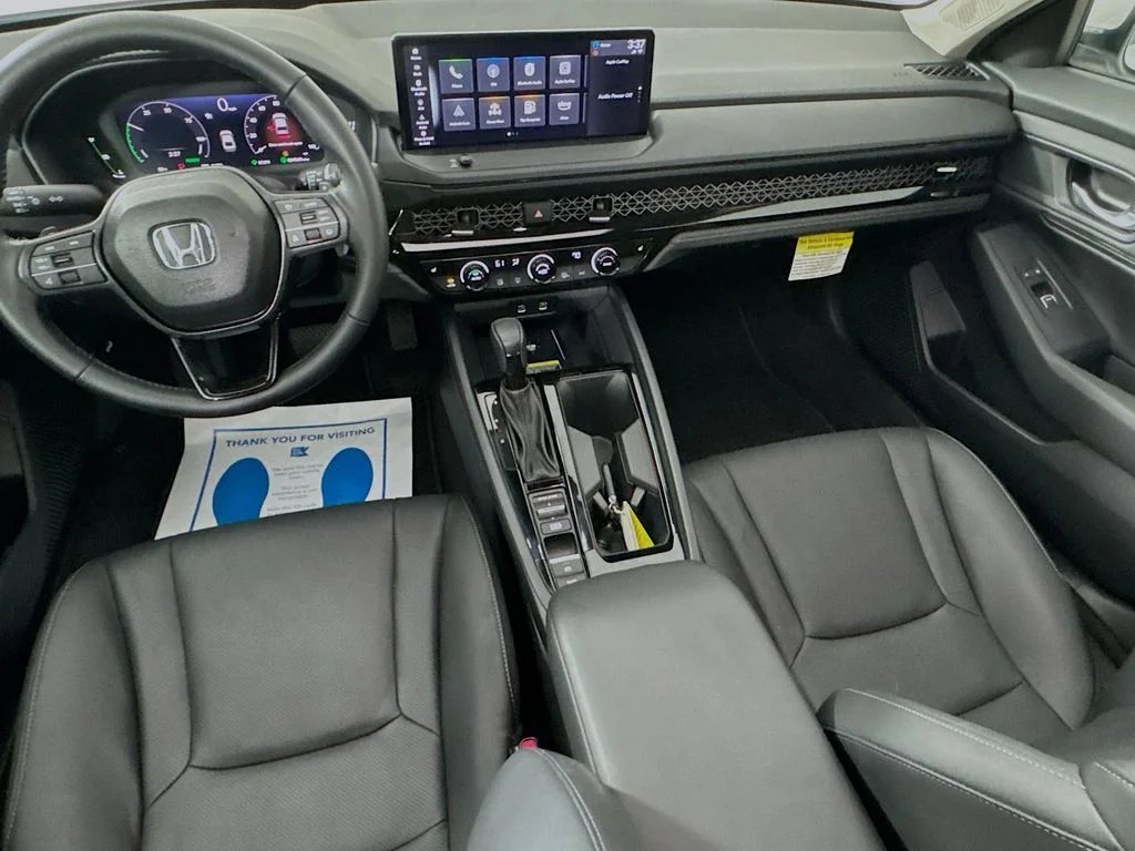 Certified Used 2025 Platinum Honda EX-L image 25