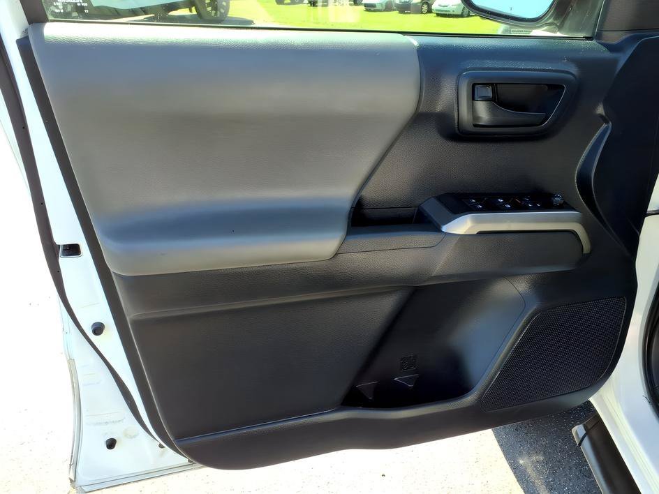 Used 2019 Super White Toyota SR5 image 16