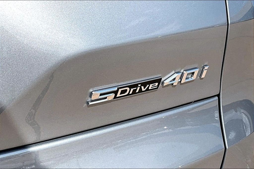 Used 2026 Gray BMW sDrive40i image 31