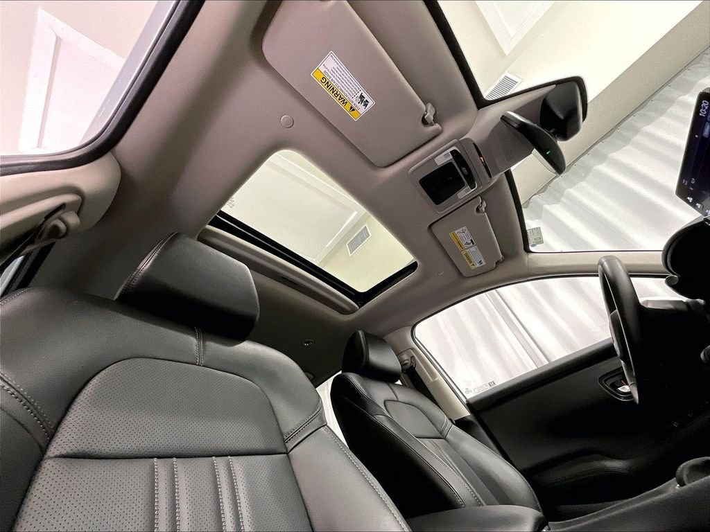 Used 2025 White Honda EX-L image 22