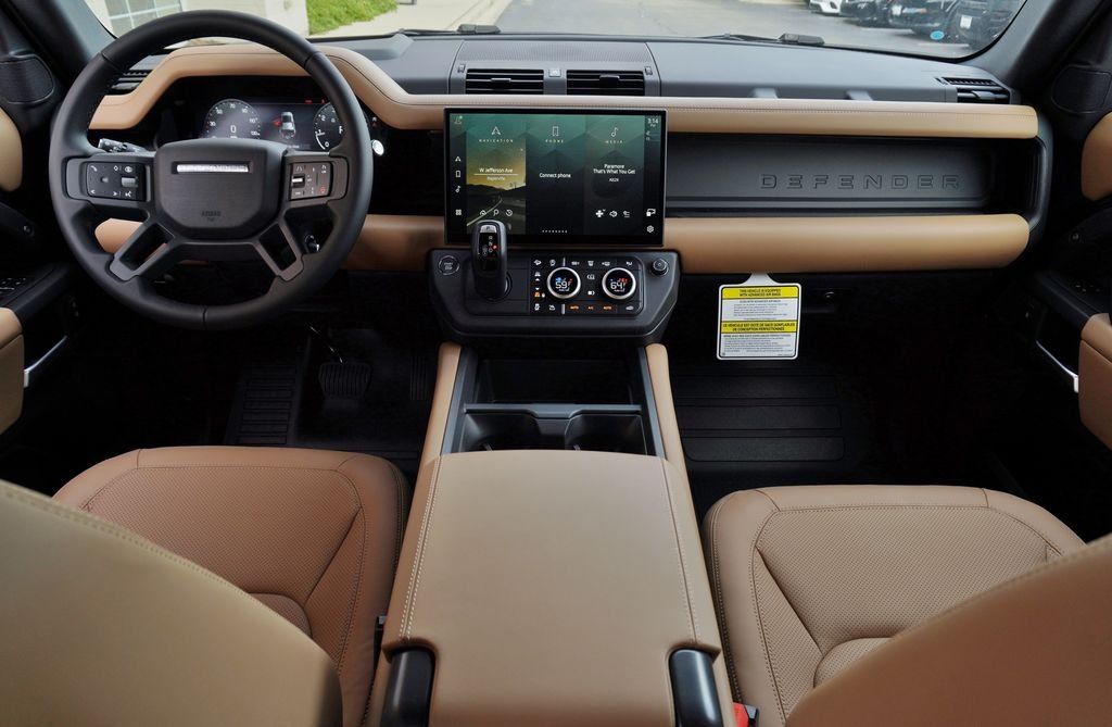 New 2026 Santorini Black Land Rover X-Dynamic SE image 9